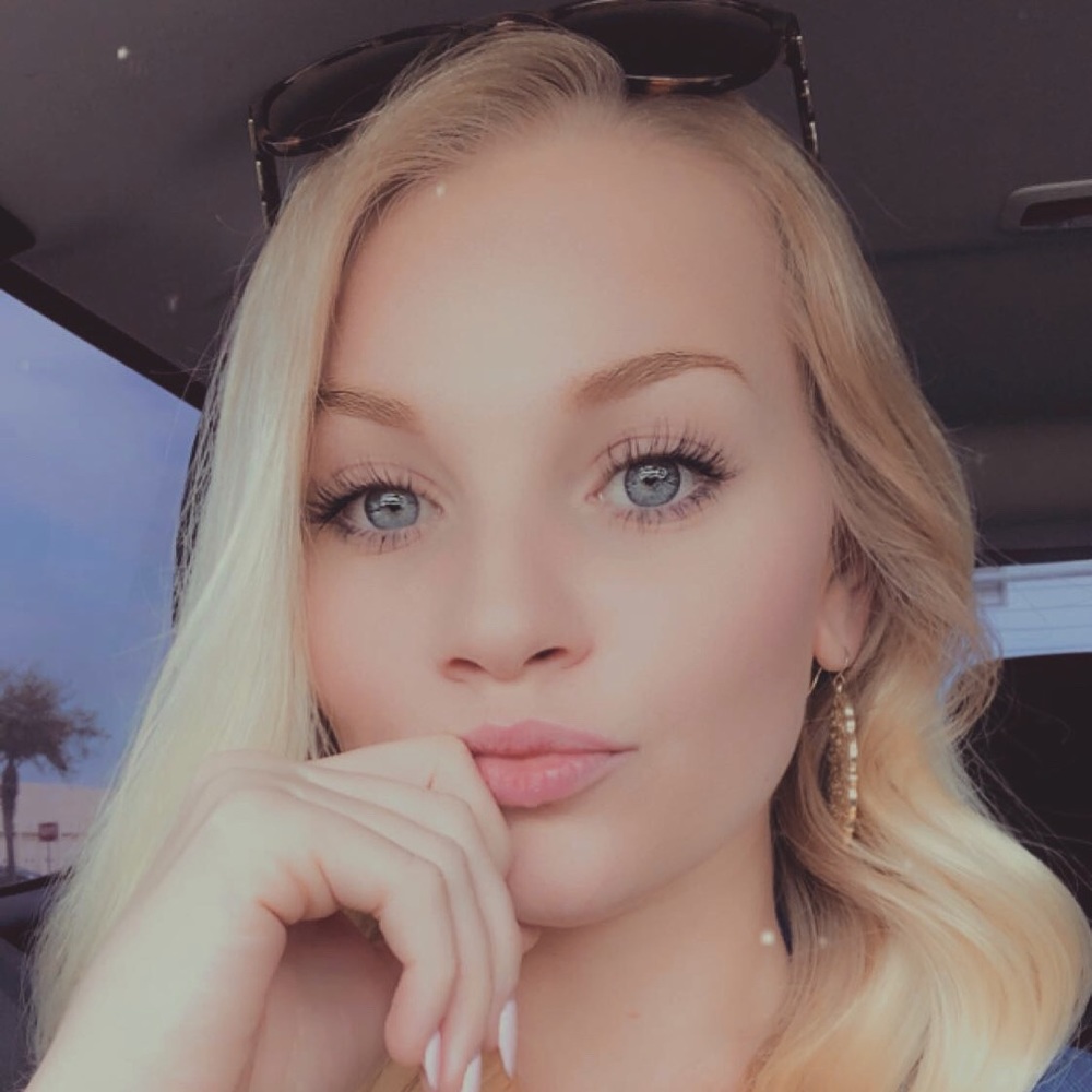 Meet your Posher, Brenna